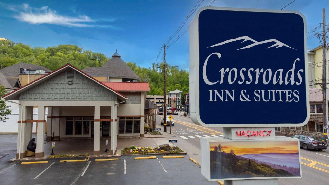 גטלינבורג Crossroads Inn & Suites מראה חיצוני תמונה